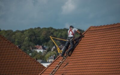 Critical Actions for Emergency Roof Repairs During a Crisis